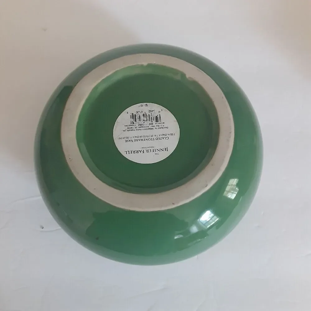 Jennifer Farrell Stoneware Vase Arugula Green Japandi